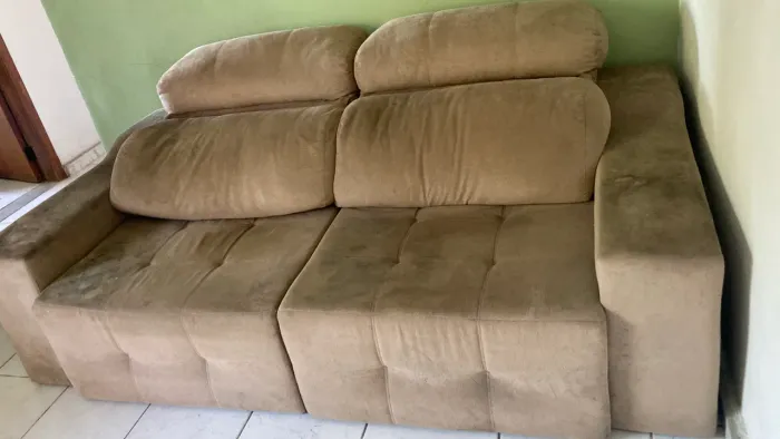 Sofá Retrátil Grande e Confortável