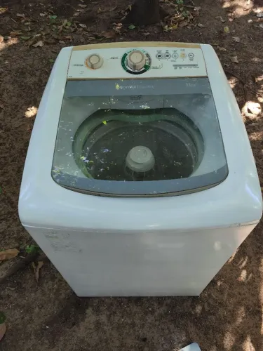 Vendo máquina de lavar funcionando perfeitamente perfeitamente com garantia 