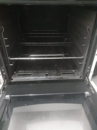 Fogão 4 Bocas Bosch com acendedor Automático  ( Branco ) Tudo funcionando .