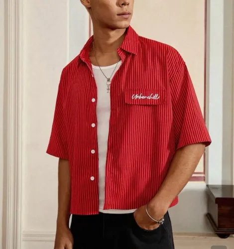 Camisa SHEIN manga curta, vermelha listrada! 