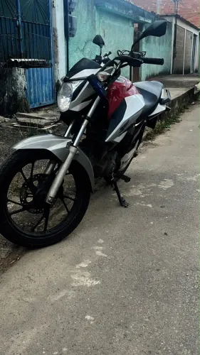 TITAN 160 2024 VERMELHA 26mil KM