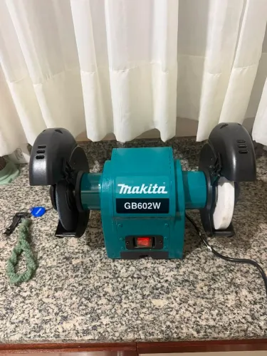 Moto Esmeril Makita GB602W 6" - Novo