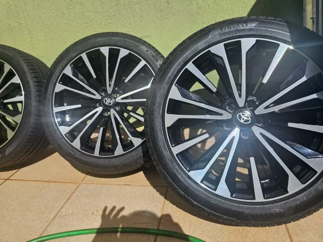 RODAS COROLLA ARO 18 ORIGINAL NOVAS.