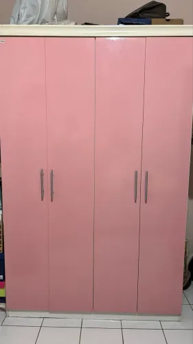 Vendo guarda roupa usado , muito conservado.
