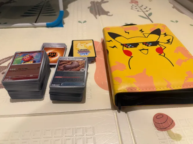 Pokemon TCG bulk + album