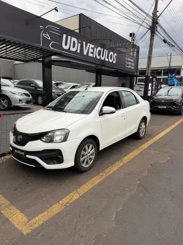 Toyota Etios X Plus Sedan 1.5 Flex 16V 4P Mec. 2019