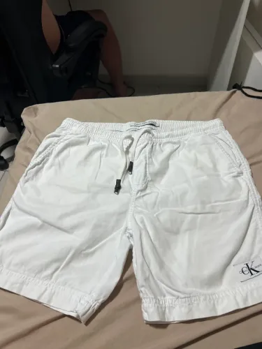 Short Calvin Klein original tamanho 16 ou P