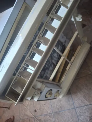 Vende -se ar condicionado para retirada de peças