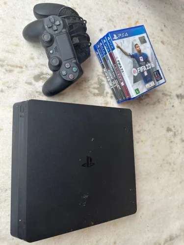 PS4 + 2 CONTROLES + 5 JOGOS R$1.500,00