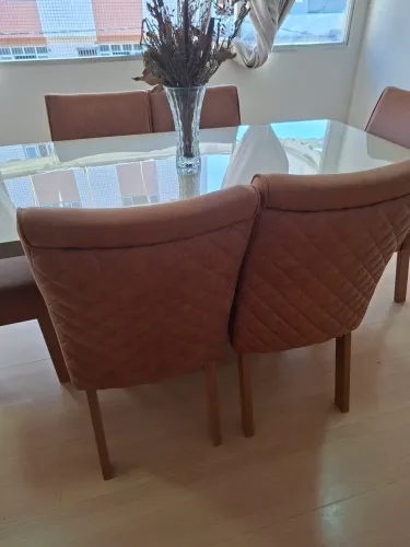 Mesa de Jantar Premium Melissa 180x90 + 6 cadeiras, Semi nova 2.500,00<br>R$ [valor]