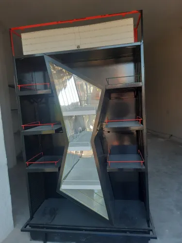 Vende se.  Expositor de esmalteria 