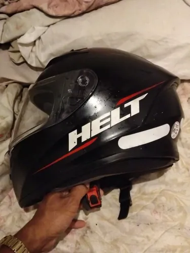 Capacete HELT POLAR usado com marcas de uso