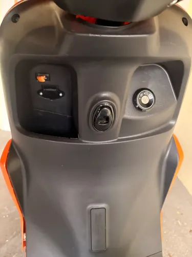 Scooter elétrica autoprelido 