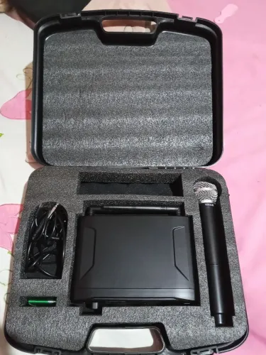 Vendo microfone novo usado uma vez .