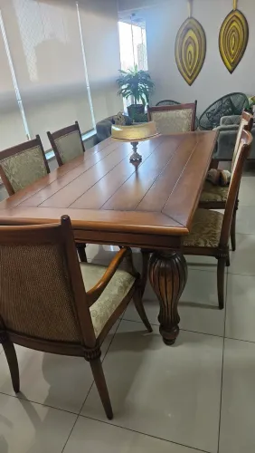 Mesa de Jantar com Aparador - estilo clássico/neoclássico com 6 cadeiras