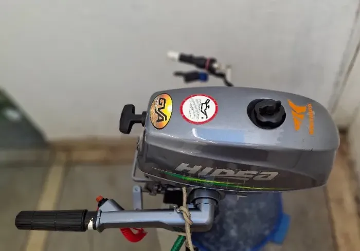 Vendo motor de popa HIDEA 4hp, ano 2021, ideal para caiaque, haste de comando GVA.
