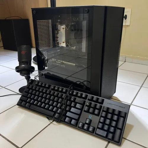 PC GAMER - RODA TUDO