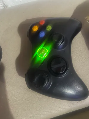 Controle de Xbox 360 com o cabo