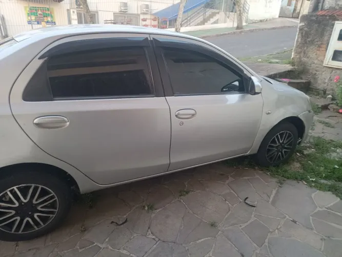 Toyota Etios XS Sedan 1.5 Flex 16V 4P Mec. 2014