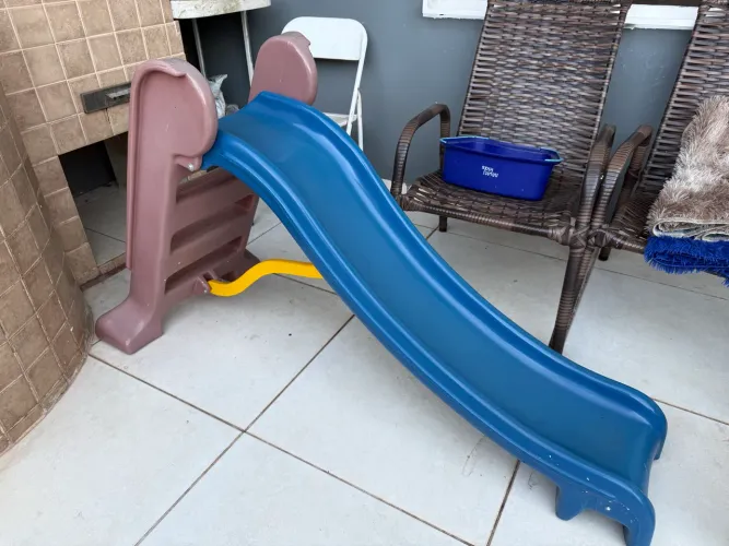 Escorregador infantil