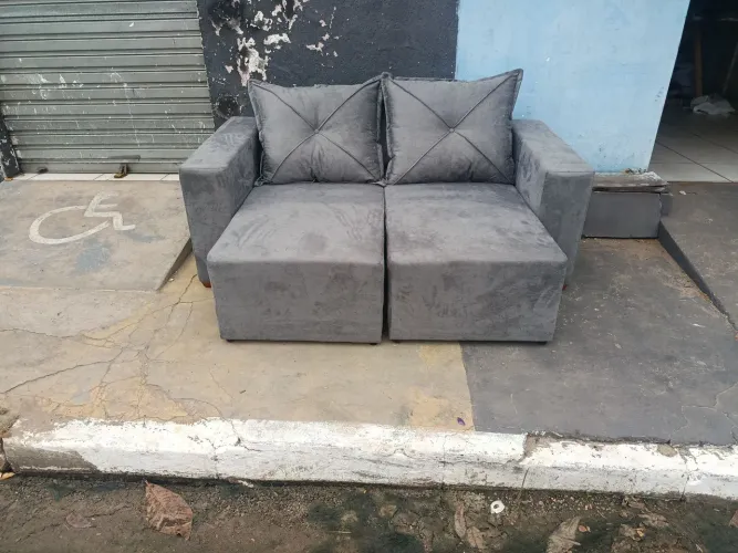 Vende se este sofá retrátil