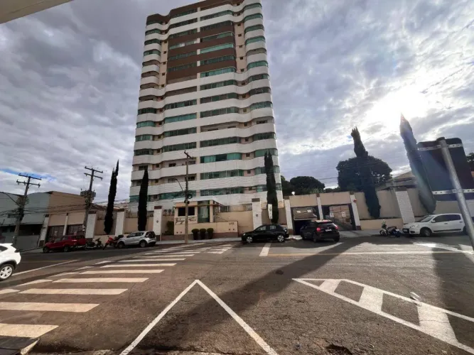 Apartamento com 4 dormitórios para alugar, 145 m² por R$ 3.500,00/mês - Maracanã - Anápoli