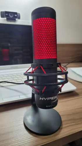 Microfone USB Hyper X QuadCast Antivibração LED Red HX-MICQC-BK