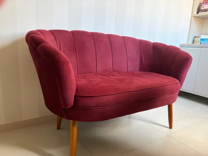 Namoradeira em Veludo Marsala - Elegante, Moderna e Super Confortável