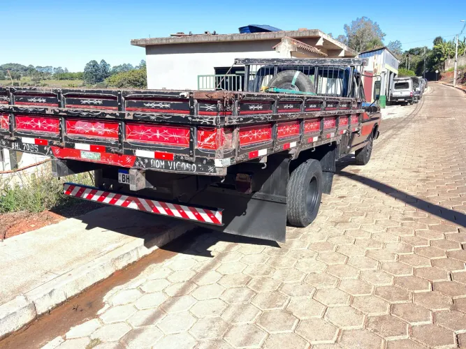 F4000