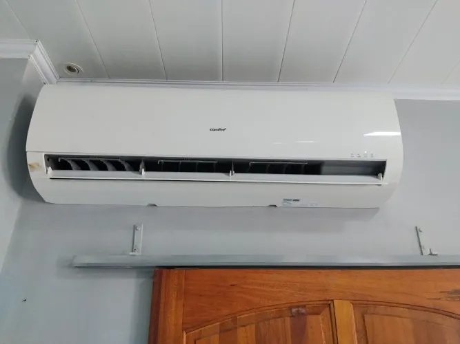Ar condicionado 22.000 BTUs comfee