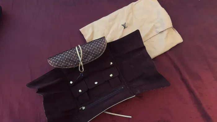 Clutch Louis Vuitton Monogram Satin Vintage Original - Raridade de Festa