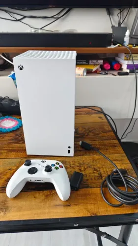 Xbox Series X 1 tb edição all digital branco Impecável parecendo novo