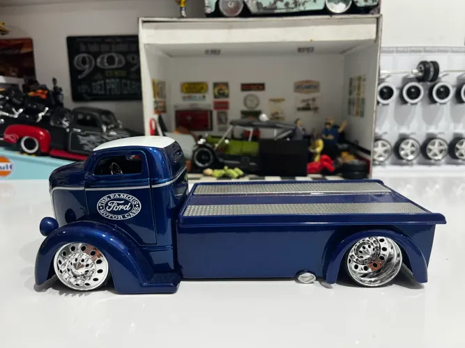 Miniatura Ford coe azul