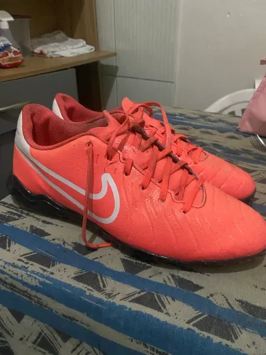 Chuteira Nike tamanho 40