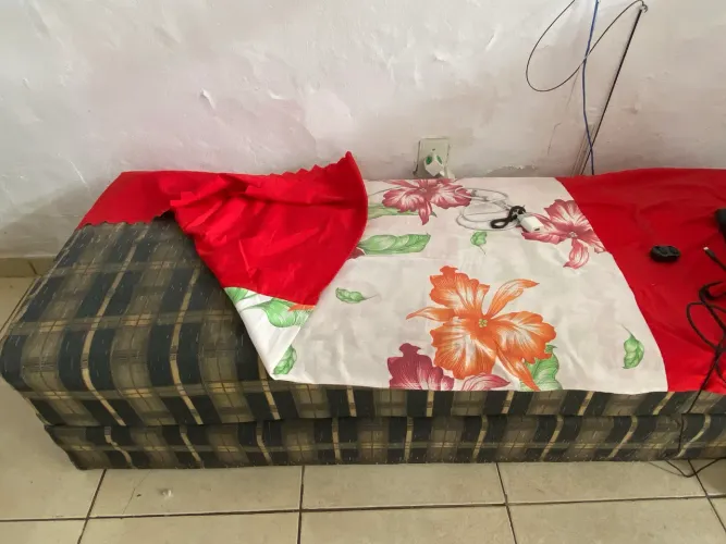 DOAÇÃO SOFÁ ANTIGO 