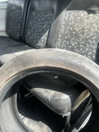 VENDO 2 PNEUS ARO 17 BRIDGESTONE TURANZA TOOS