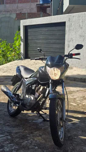 VENDE-SE CG 150/2010/ Motor revisado recentemente