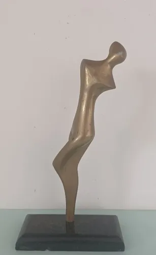 Escultura em bronze - 26 x 7 x 4 cm - Peça maciça