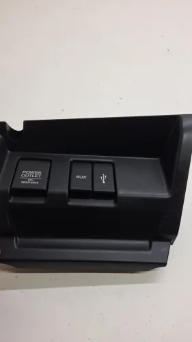 Moldura Tomada 12v Auxiliar Usb Honda New Fit 1.5 2015