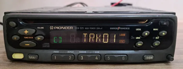 Pioneer DEH 525 CD player