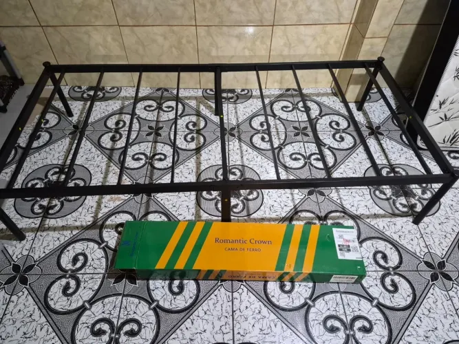 Cama de ferro Romantic Crown com colchão D33 de solteiro/ 30 dias de uso