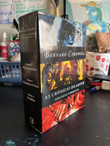 Box As crônicas de Artur - Bernard Cornwell (Trilogia Completa)