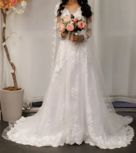 Vestido de Noiva C/ Véu 