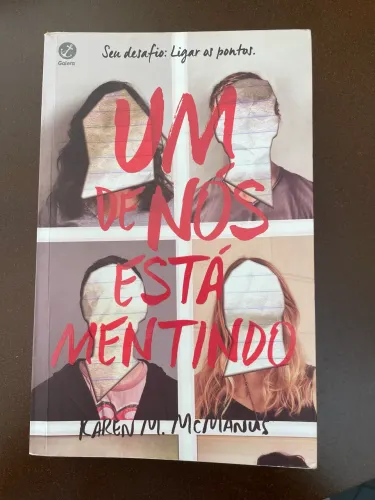 Um de Nós Está Mentindo - Karen M. McManus