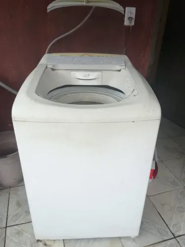 Máquina de lavar usada