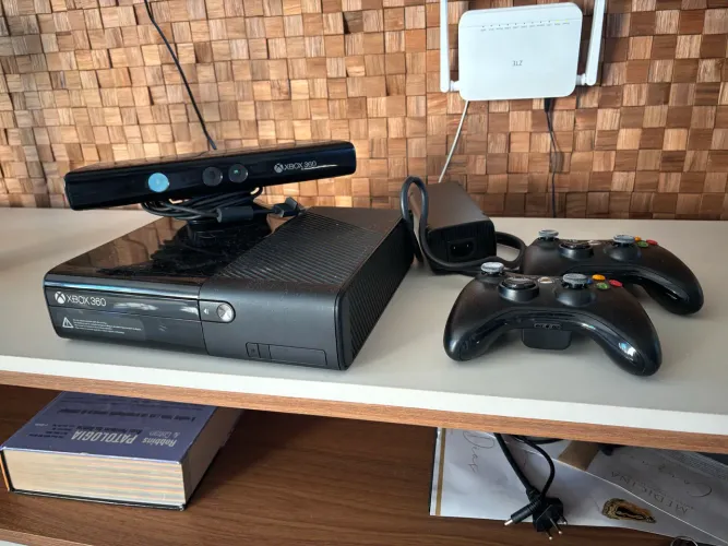 Xbox 360 + kinect SEM CABO DA FONTE