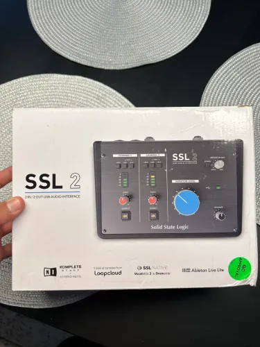 Interface de áudio SSL 2 2-in/2-out USB