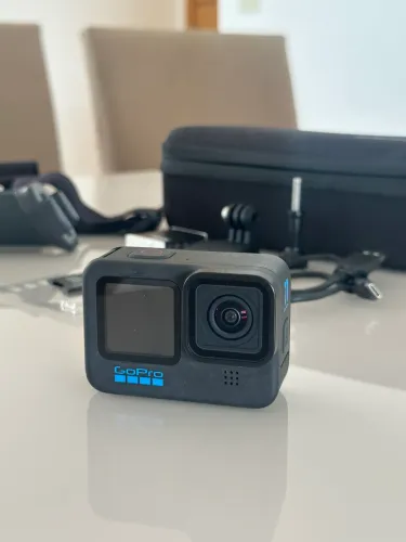 GoPro Hero 11 Black Impecável + Kit Completo de Acessórios