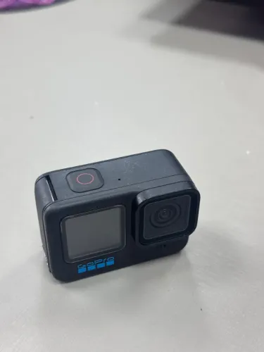 GoPro Hero 11 Black + 3 baterias + carregador + cartão 128GB