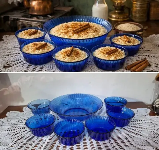 Vendo um jogo de sobremesa azul.8 peças.